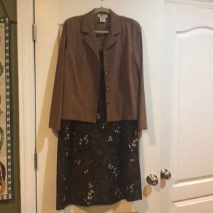 Gorgeous brown skirt and jacket duo.
